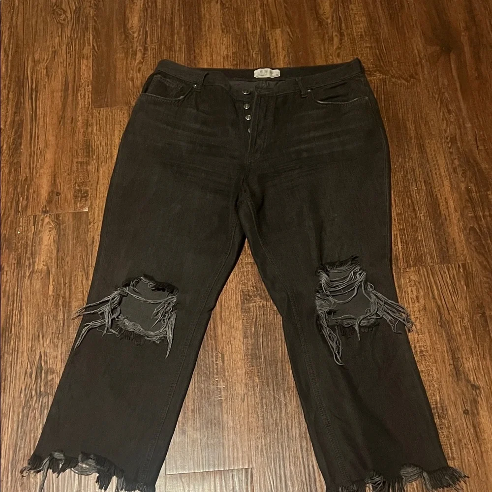 Size 32 Maggie Distressed Black Women Jeans - Picture 11 of 12